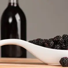 Jak zrobic wino z jeżyn - prosta receptura na domowe wino