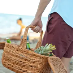 Przekąski na plażę, które zachwycą i ułatwią relaks na słońcu