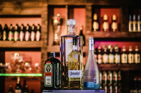 Ile procent ma kieliszek wódki? Zaskakujące fakty o alkoholu